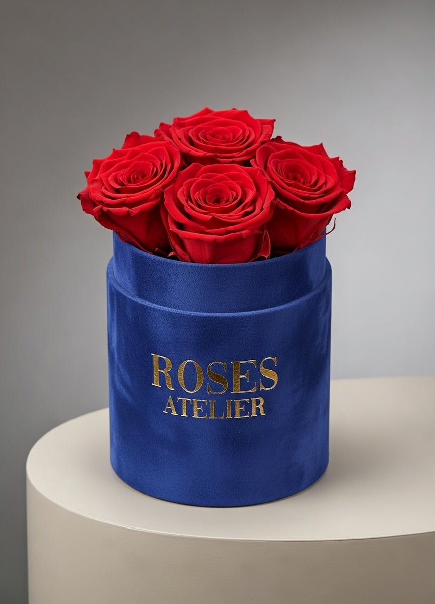 Mały Flower Box z Czerwonymi Wiecznymi Różami (beżowe pudełko)