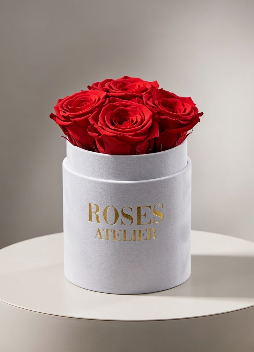 Mały Flower Box z Czerwonymi Wiecznymi Różami (beżowe pudełko)